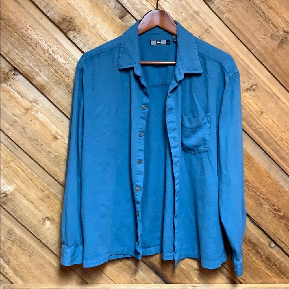 REI long sleeve button down shirt- large